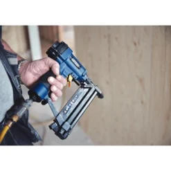 Häft- och spikpistol